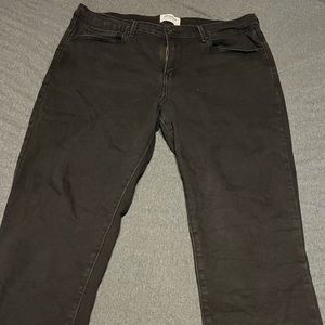 Denizen by Levi’s Mid Rise Slim Black size 18